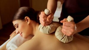 Massage thảo dược